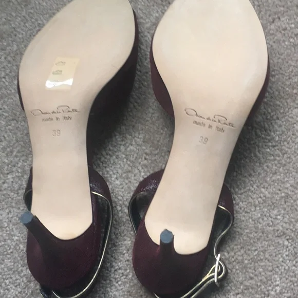 Oscar de la Renta wine colored shoes with dust bag worn once Host Pick!! - Picture 3 of 6